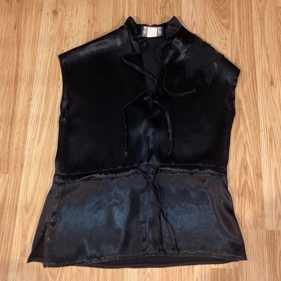 Vintage 70s Sleeveless Top Black Satin Finish Embroidered Details Ties sz Medium - Picture 7 of 11